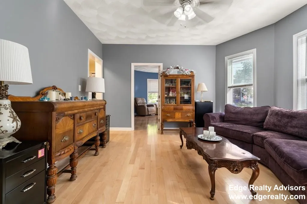 3 bed, 1 bath apartment for rent at 55 Easton St Unit 3, Allston — photo 5 of 13