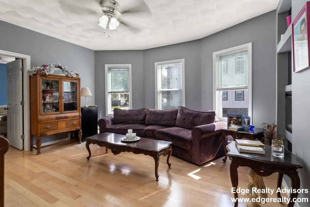 3 bed, 1 bath apartment for rent at 55 Easton St Unit 3, Allston — photo 3 of 13