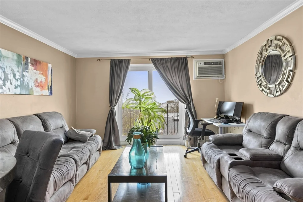 2 bed, 1 bath apartment for rent at 55 Eleanor St Unit 19, Chelsea — photo 2 of 21