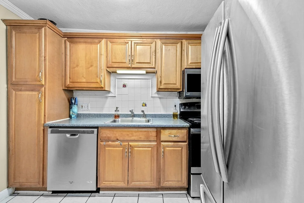 2 bed, 1 bath apartment for rent at 55 Eleanor St Unit 19, Chelsea — photo 6 of 21
