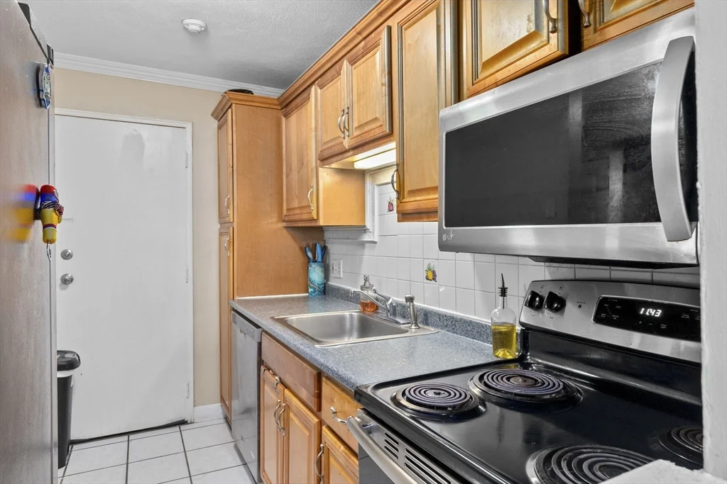 2 bed, 1 bath apartment for rent at 55 Eleanor St Unit 19, Chelsea — photo 7 of 21