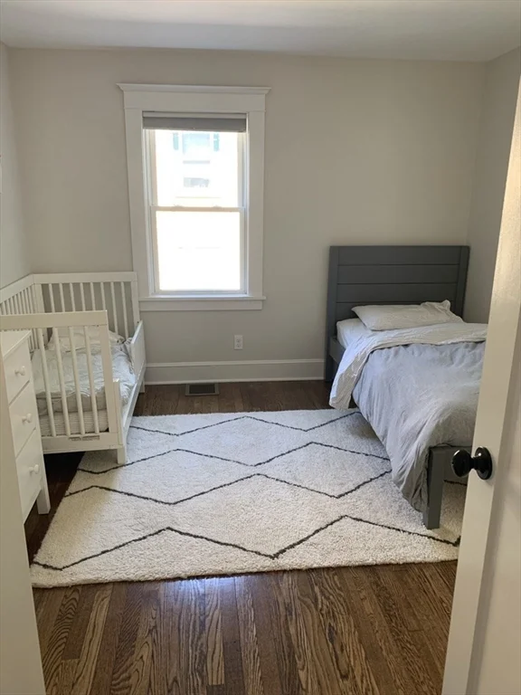 3 bed, 2 bath apartment for rent at 55 Eliot Crescent Unit 1, Chestnut Hill — photo 9 of 11