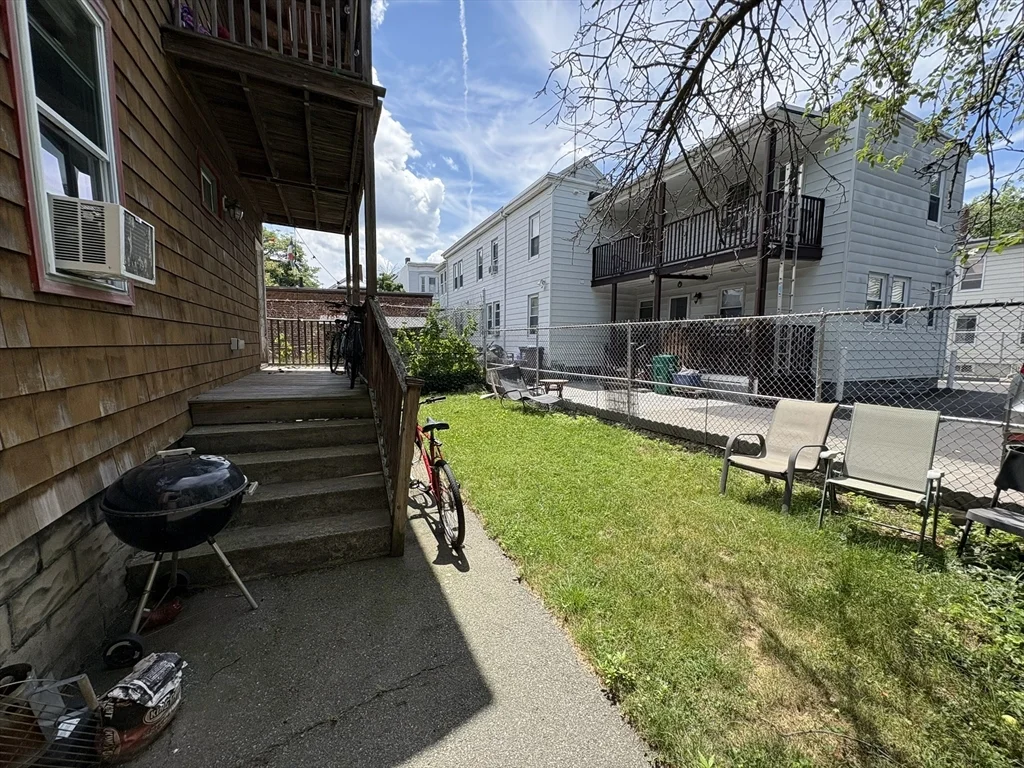 3 bed, 1 bath apartment for rent at 55 Elm St Unit 1, Central Square — photo 9 of 10