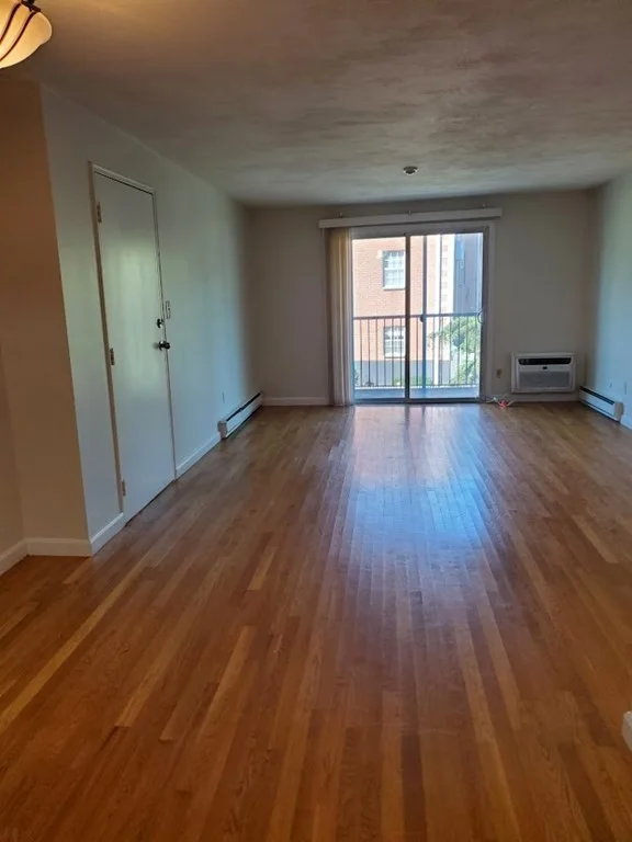 2 bed, 1 bath apartment for rent at 55 Elmwood Park Unit 14, Montclair — photo 4 of 12