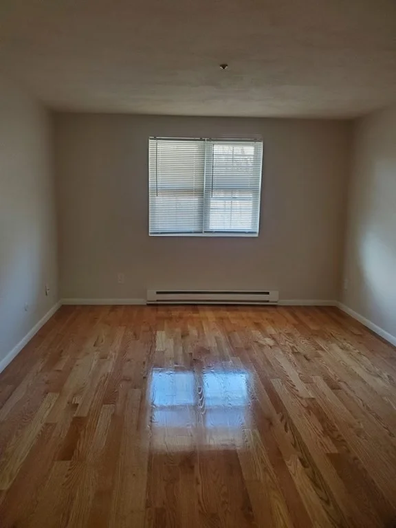 1 bed, 1 bath apartment for rent at 55 Elmwood Park Unit 32, Quincy — photo 4 of 5