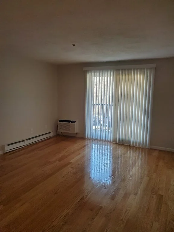 1 bed, 1 bath apartment for rent at 55 Elmwood Park Unit 32, Quincy — photo 2 of 5