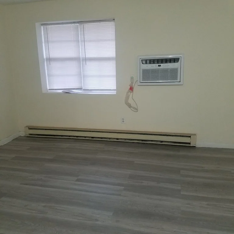 Studio bed, 1 bath apartment for rent at 55 Elmwood Park Unit 7, Quincy — photo 4 of 4
