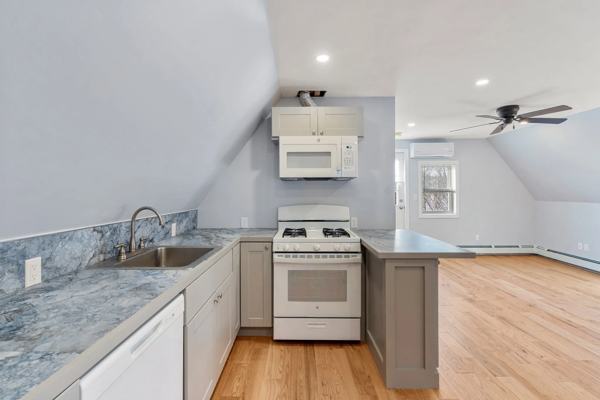 1 bed, 1 bath apartment for rent at 55 Elton Ave Unit 3, Watertown — photo 5 of 12