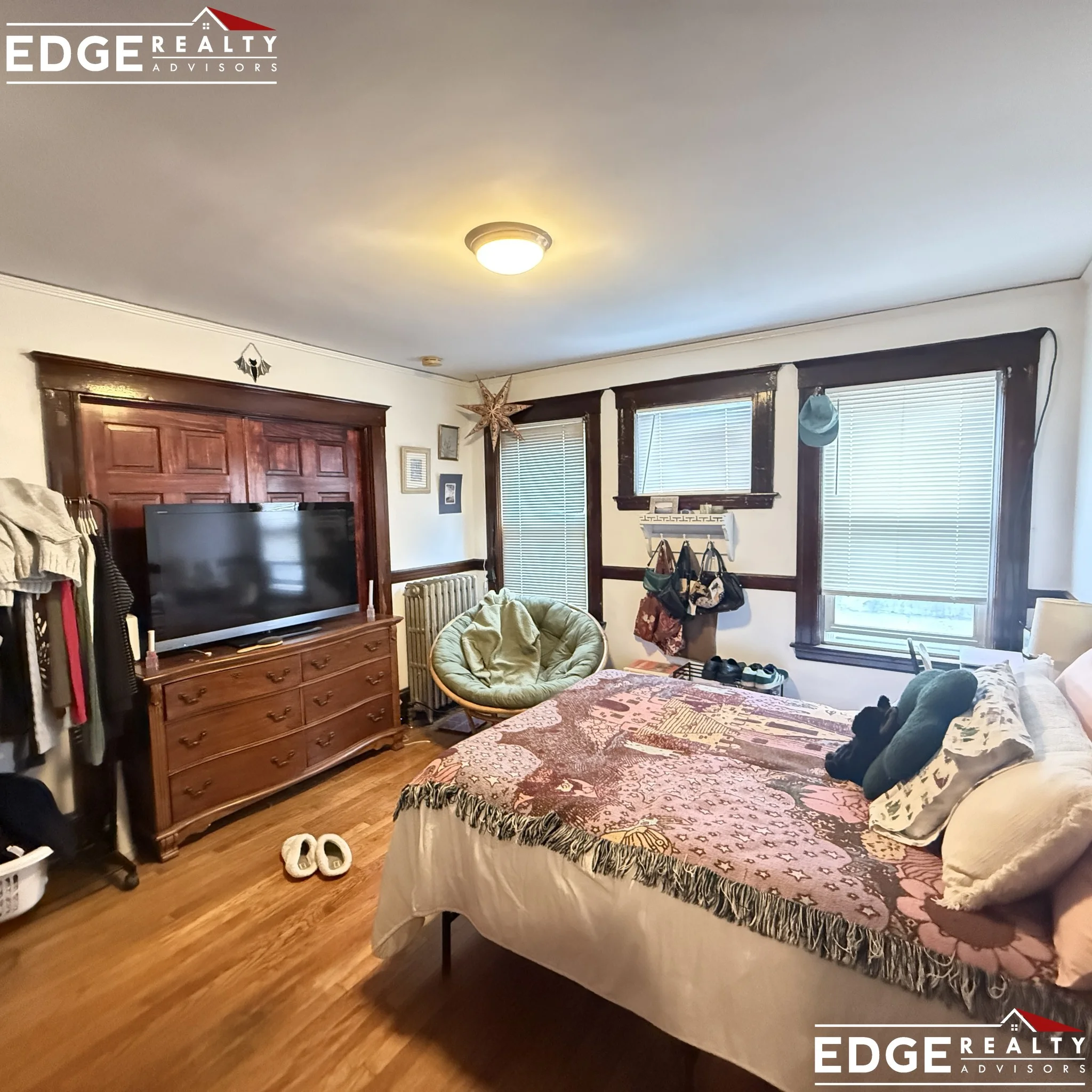3 bed, 1 bath apartment for rent at 55 Etna St Unit 1, Oak Square — photo 9 of 11