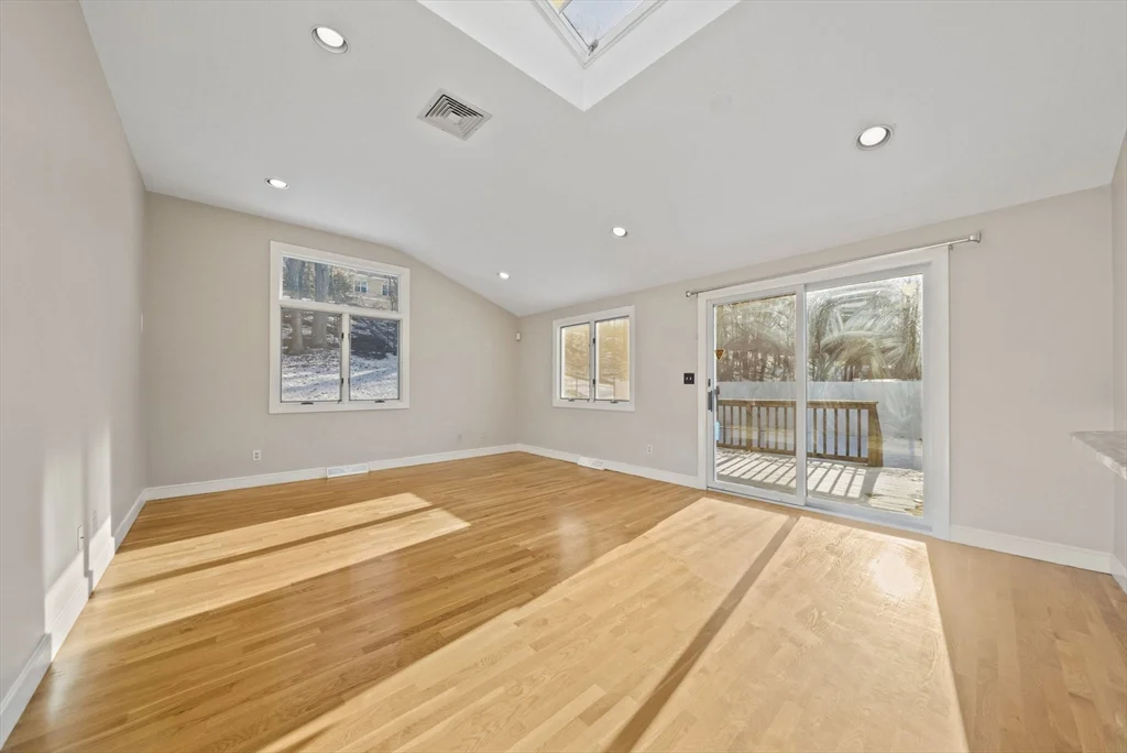 3 bed, 2 bath apartment for rent at 55 Evelyn Rd Unit 55, Needham — photo 6 of 33