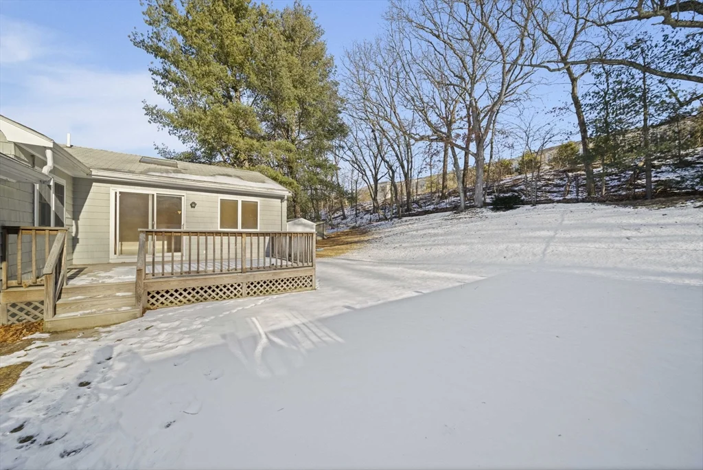 3 bed, 2 bath apartment for rent at 55 Evelyn Rd Unit 55, Needham — photo 28 of 33