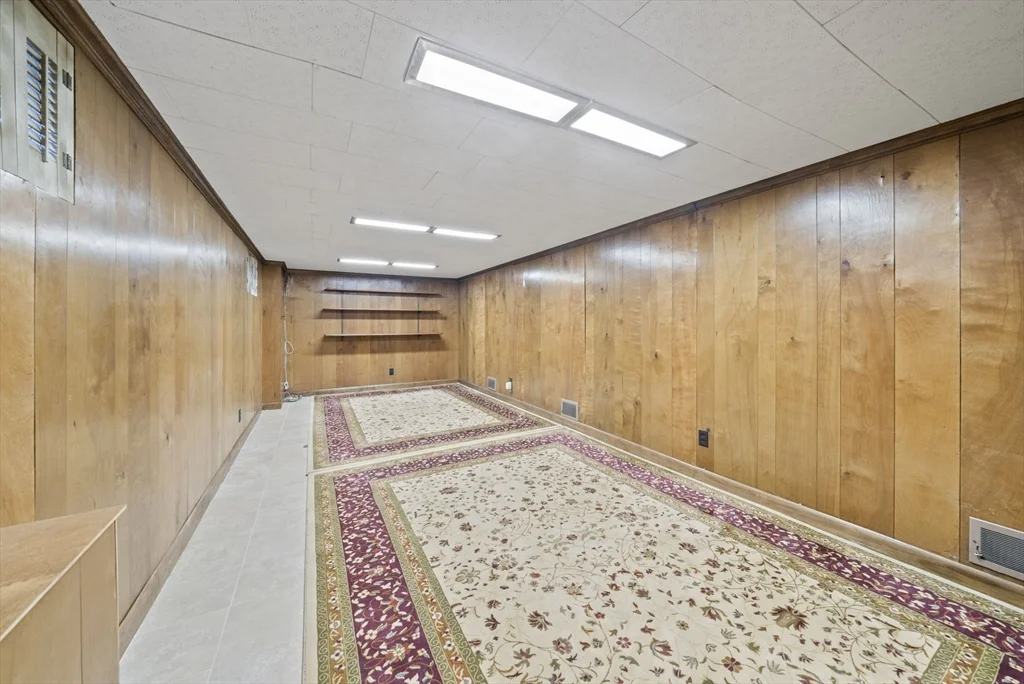 3 bed, 2 bath apartment for rent at 55 Evelyn Rd Unit 55, Needham — photo 23 of 33