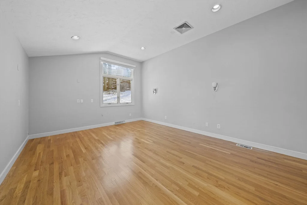 3 bed, 2 bath apartment for rent at 55 Evelyn Rd Unit 55, Needham — photo 20 of 33