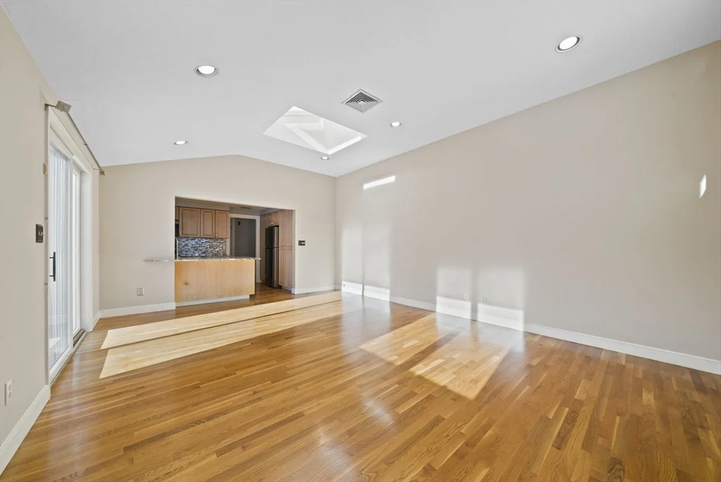 3 bed, 2 bath apartment for rent at 55 Evelyn Rd Unit 55, Needham — photo 8 of 33