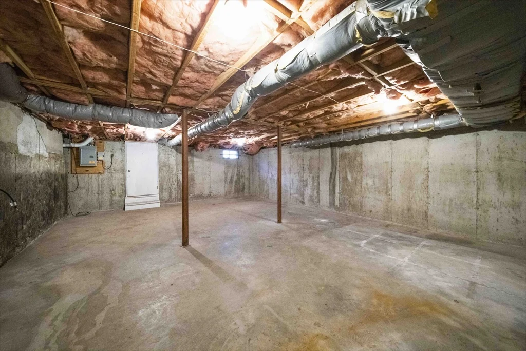 3 bed, 2 bath apartment for rent at 55 Evelyn Rd Unit 55, Needham — photo 26 of 33