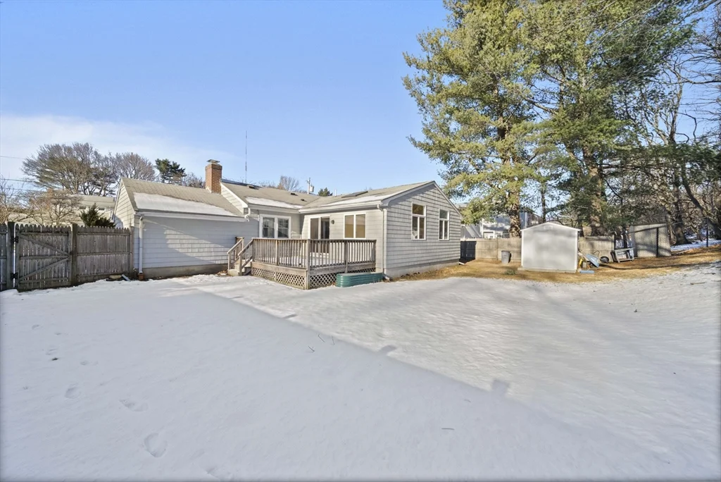 3 bed, 2 bath apartment for rent at 55 Evelyn Rd Unit 55, Needham — photo 29 of 33