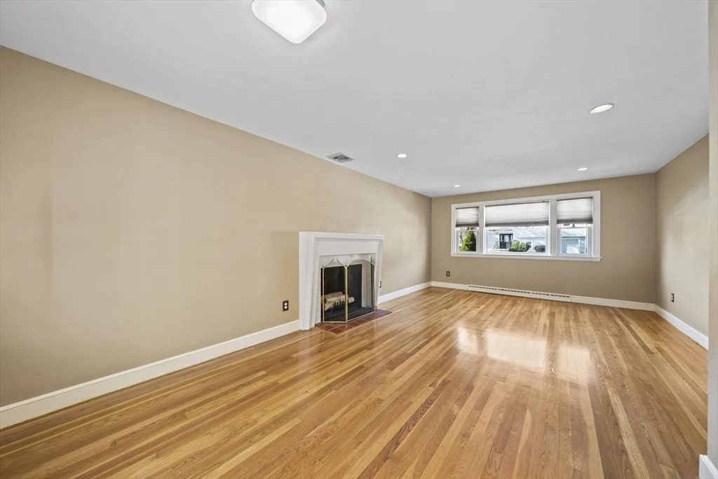3 bed, 2 bath apartment for rent at 55 Evelyn Rd Unit 55, Needham — photo 9 of 33
