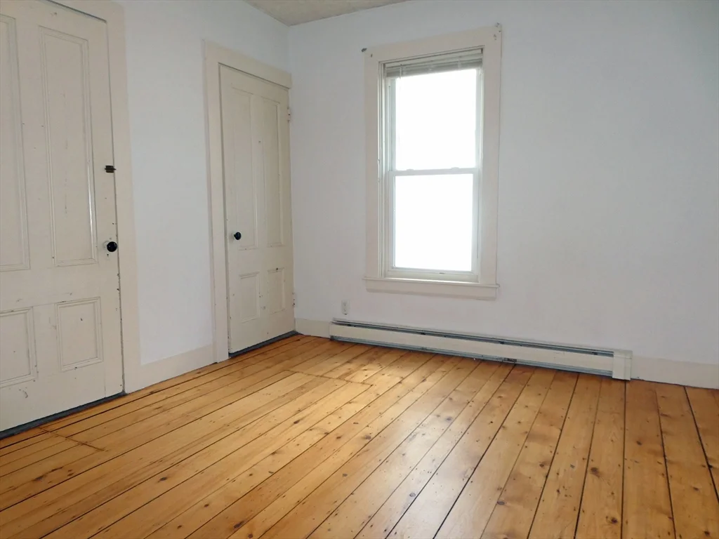 3 bed, 1 bath apartment for rent at 55 Everett St Unit 1, Middleboro — photo 8 of 16