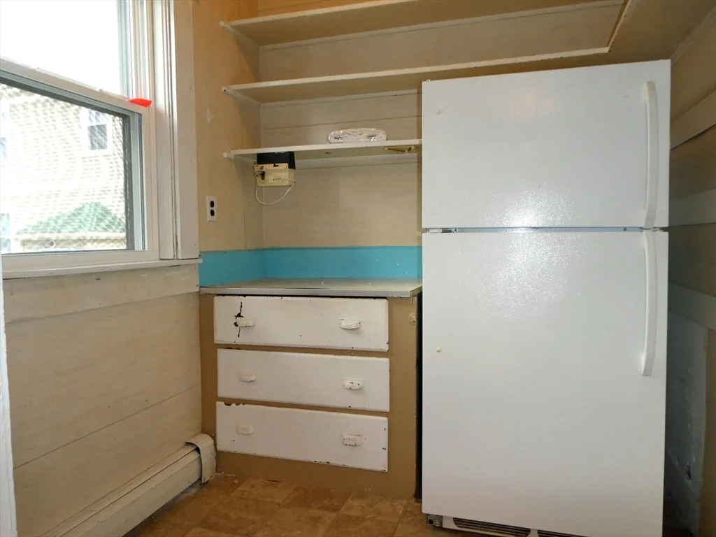 3 bed, 1 bath apartment for rent at 55 Everett St Unit 1, Middleboro — photo 5 of 16