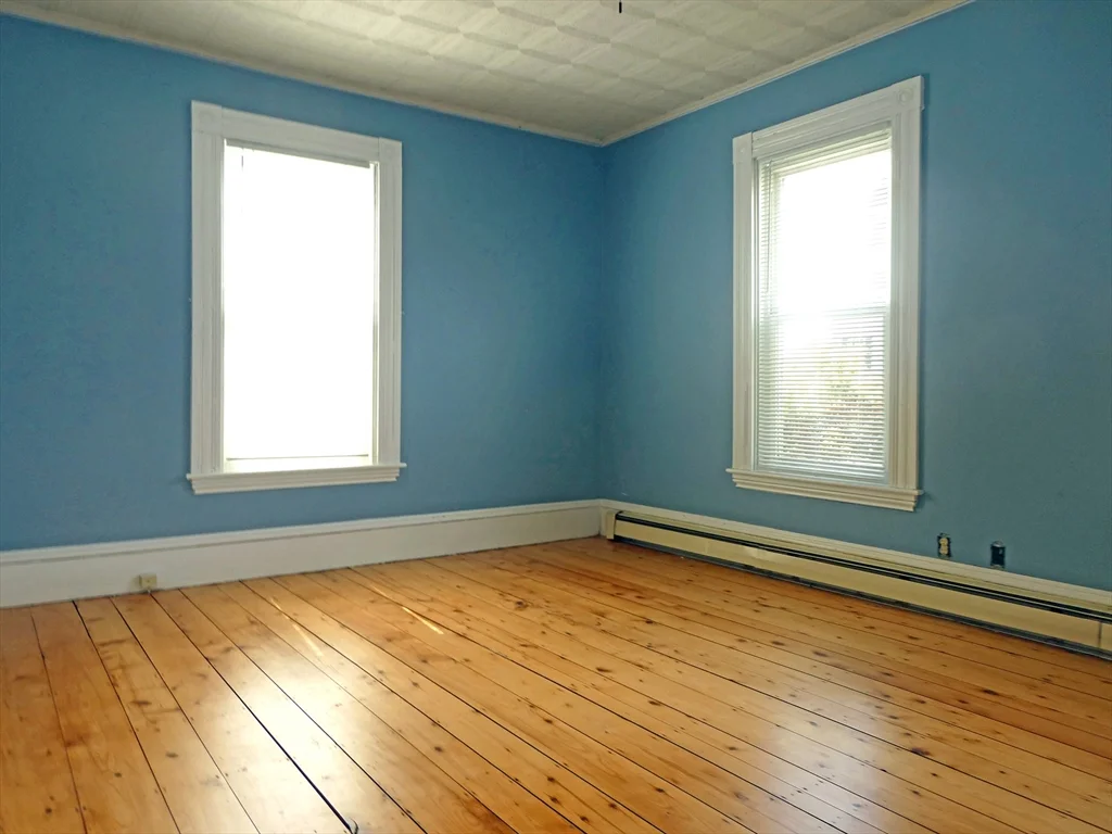 3 bed, 1 bath apartment for rent at 55 Everett St Unit 1, Middleboro — photo 13 of 16