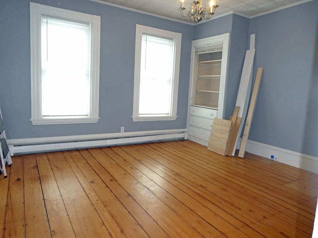 3 bed, 1 bath apartment for rent at 55 Everett St Unit 1, Middleboro — photo 2 of 16