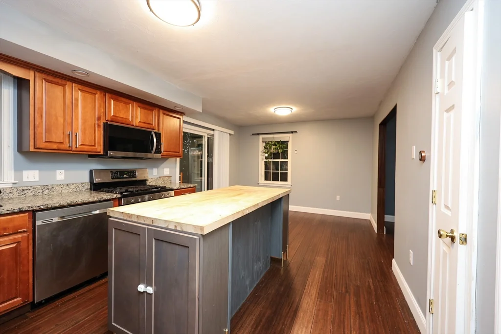 3 bed, 3 bath apartment for rent at 55 Glenrose Ave Unit 55, Braintree — photo 10 of 26