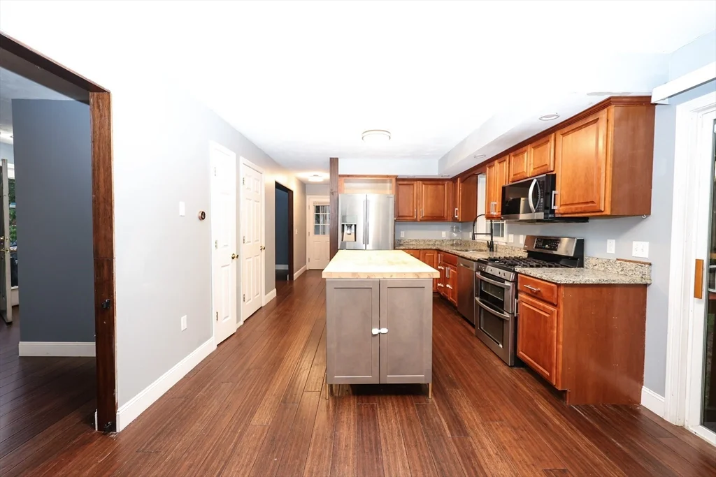 3 bed, 3 bath apartment for rent at 55 Glenrose Ave Unit 55, Braintree — photo 8 of 26