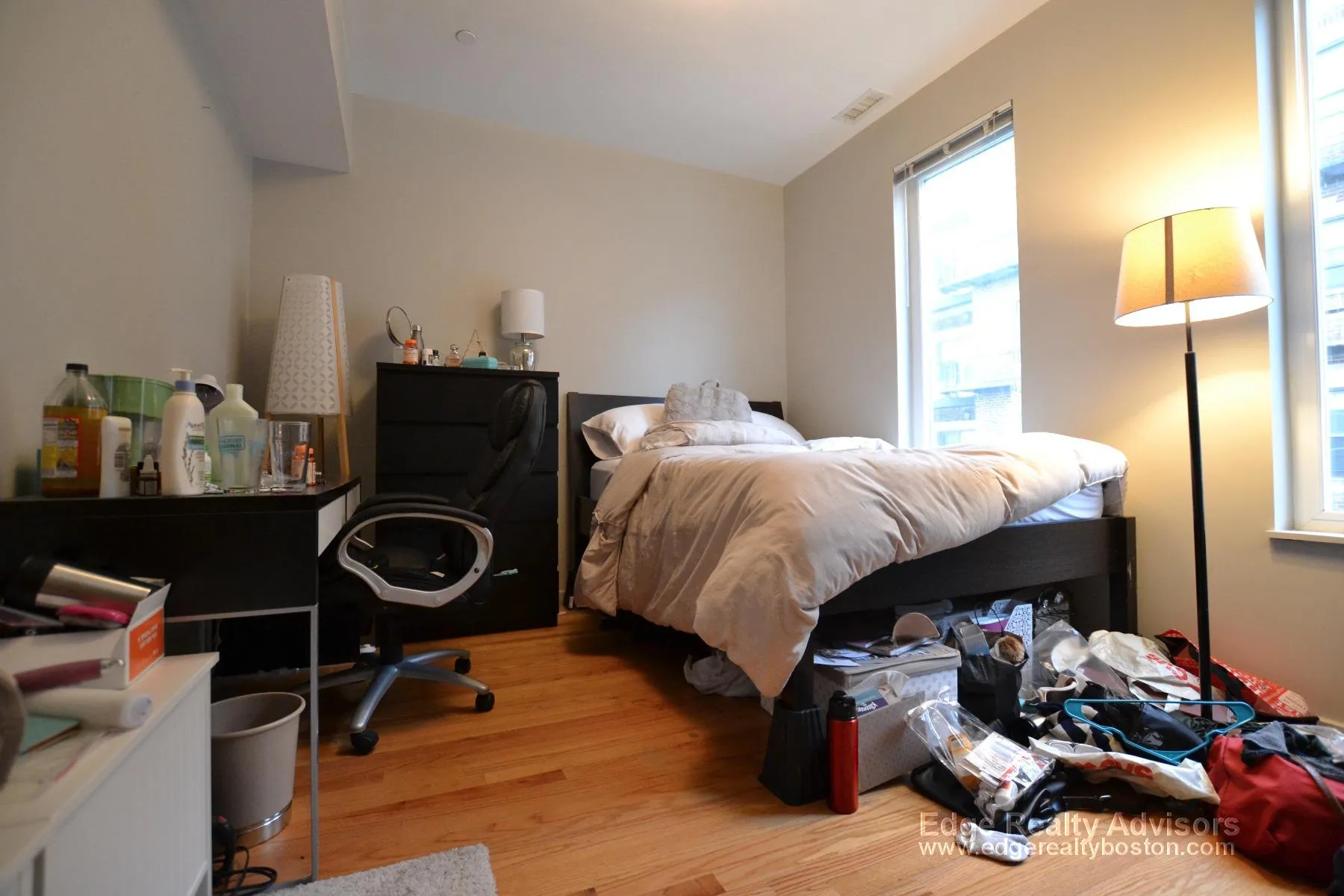 5 bed, 2.5 bath apartment for rent at 55 Glenville Ave Unit 2, Allston — photo 10 of 15