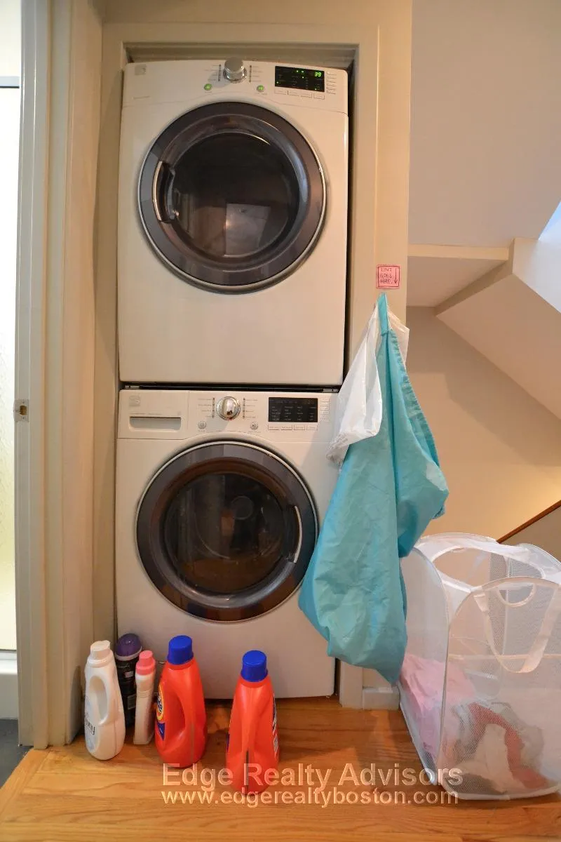 5 bed, 2.5 bath apartment for rent at 55 Glenville Ave Unit 2, Allston — photo 8 of 15