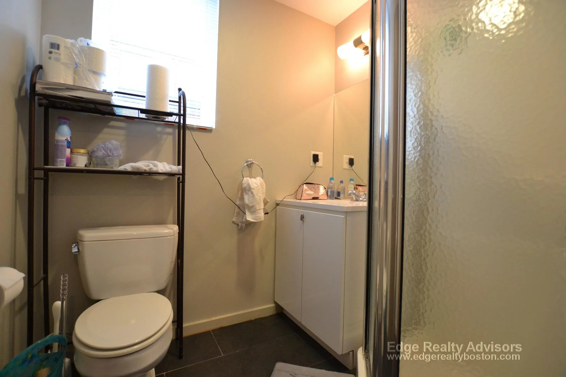 5 bed, 2.5 bath apartment for rent at 55 Glenville Ave Unit N/A, Allston — photo 14 of 15