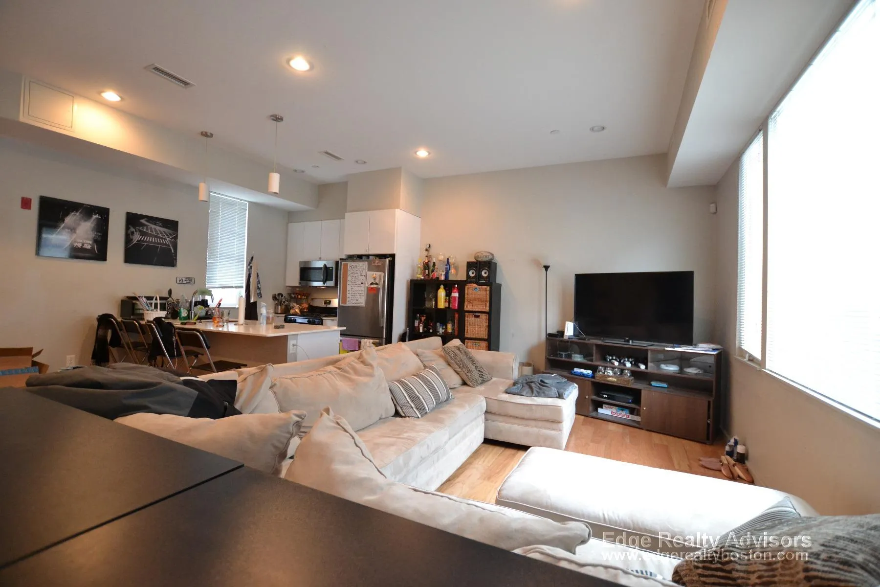 5 bed, 2.5 bath apartment for rent at 55 Glenville Ave Unit N/A, Allston — photo 2 of 15