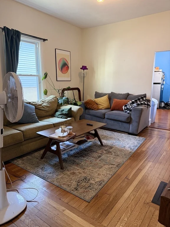 2 bed, 1 bath apartment for rent at 55 Glenwood Unit 1, Winter Hill — photo 6 of 18
