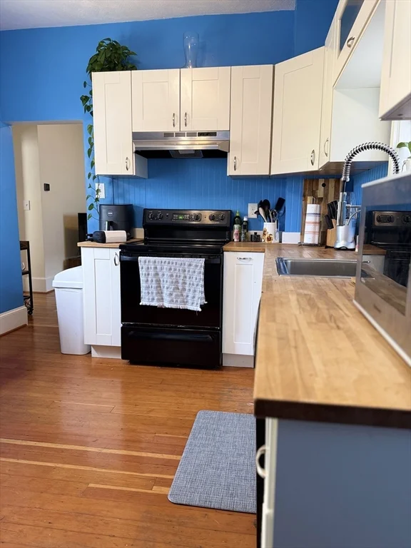2 bed, 1 bath apartment for rent at 55 Glenwood Unit 1, Winter Hill — photo 3 of 18