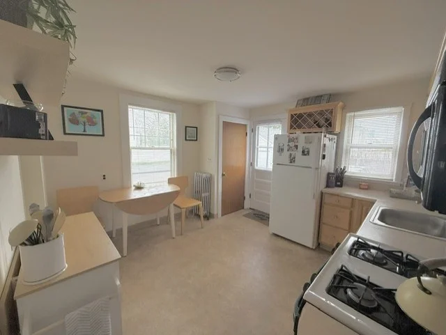 1 bed, 1 bath apartment for rent at 55 Glover Ave Unit 1, Quincy — photo 2 of 15