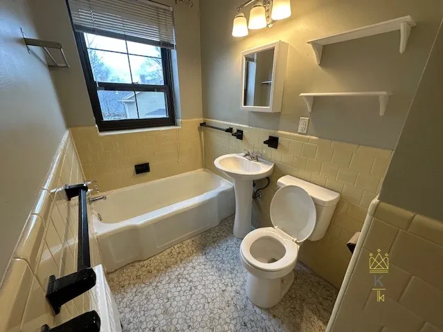 2 bed, 1 bath apartment for rent at 55 Harvard Ave Unit 6, Harvard Avenue — photo 9 of 9