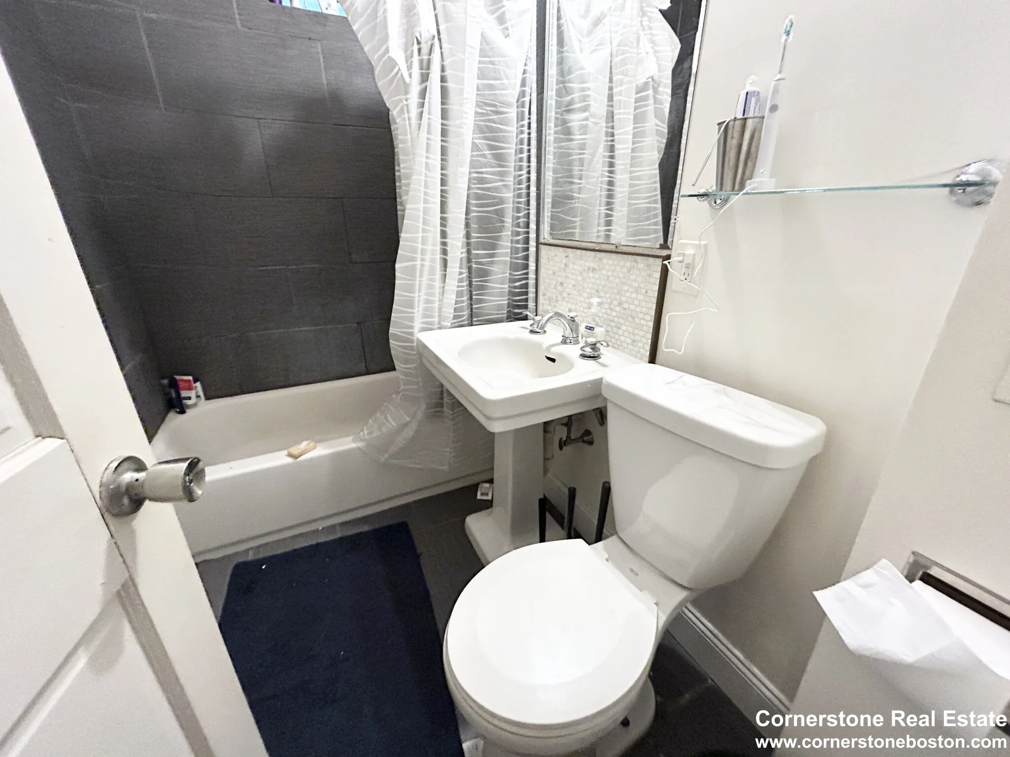4 bed, 2 bath apartment for rent at 55 Hillside St Unit 2, Mission Hill — photo 7 of 14