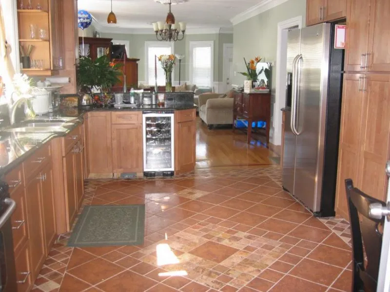 4 bed, 2 bath apartment for rent at 55 Hobart St Unit 1, Oak Square — photo 2 of 5