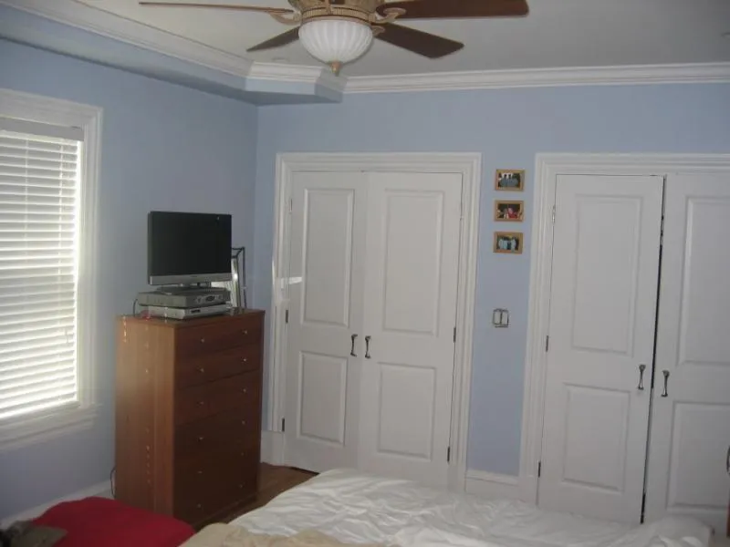 4 bed, 2 bath apartment for rent at 55 Hobart St Unit 1, Oak Square — photo 3 of 5