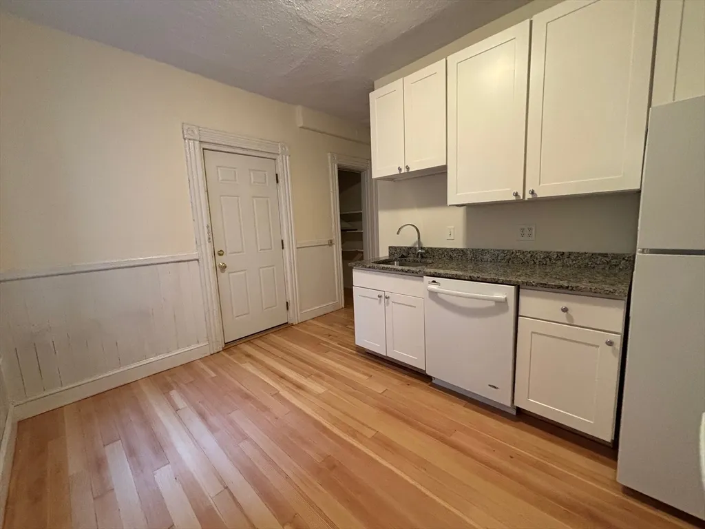2 bed, 1 bath apartment for rent at 55 Joy St Unit 1, Beacon Hill — photo 18 of 21