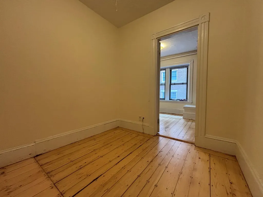 2 bed, 1 bath apartment for rent at 55 Joy St Unit 1, Beacon Hill — photo 6 of 21