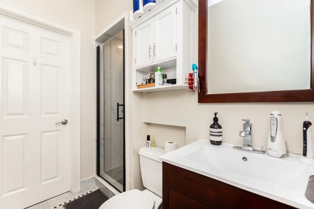 2 bed, 1 bath apartment for rent at 55 Kelly Rd Unit 3, Cambridgeport — photo 3 of 10