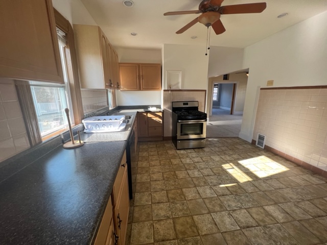 4 bed, 2 bath apartment for rent at 55 Kenmere Rd Unit 1, Medford — photo 9 of 21