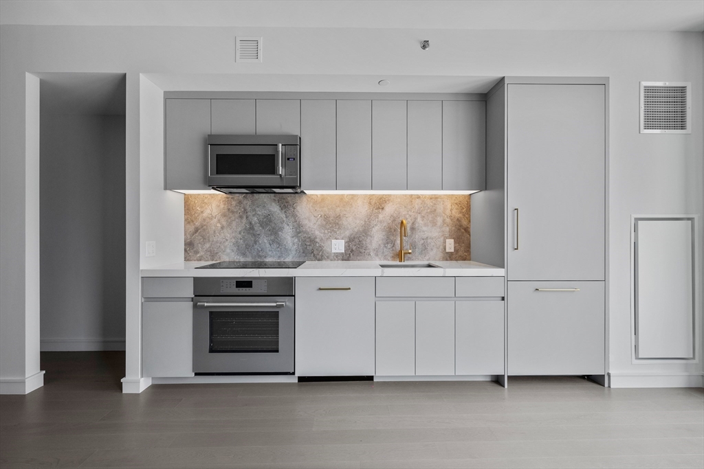 Studio bed, 1 bath apartment for rent at 55 Lagrange St Unit 1010, Midtown — photo 6 of 12