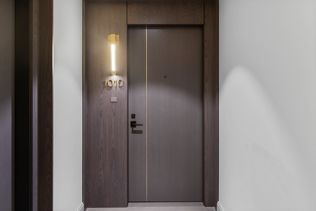 Studio bed, 1 bath apartment for rent at 55 Lagrange St Unit 1010, Midtown — photo 11 of 12