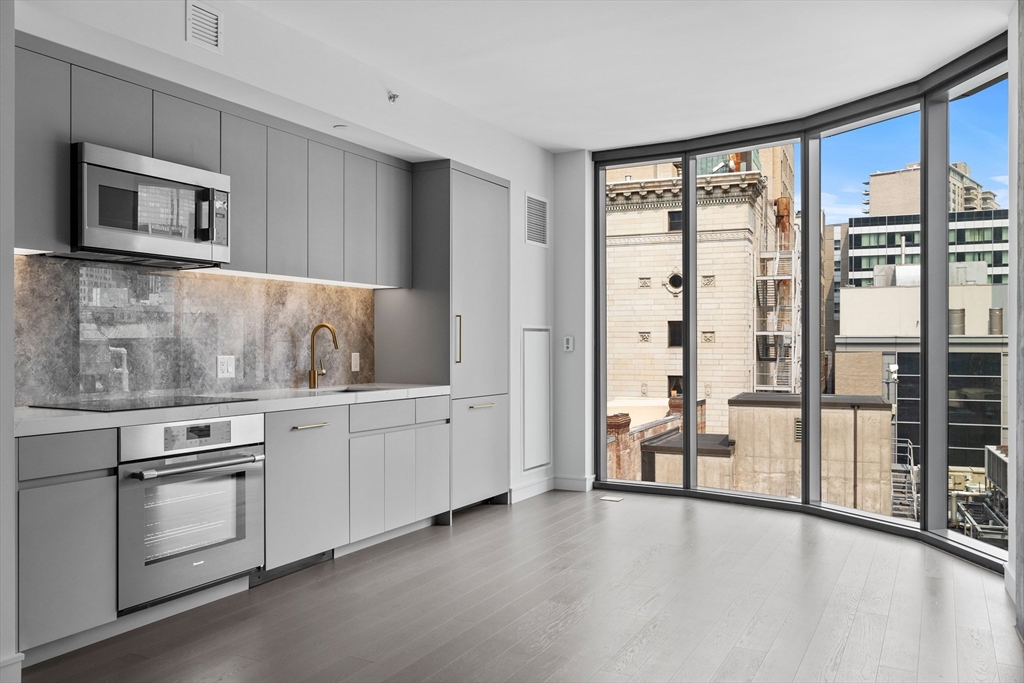 Studio bed, 1 bath apartment for rent at 55 Lagrange St Unit 1010, Midtown — photo 3 of 12