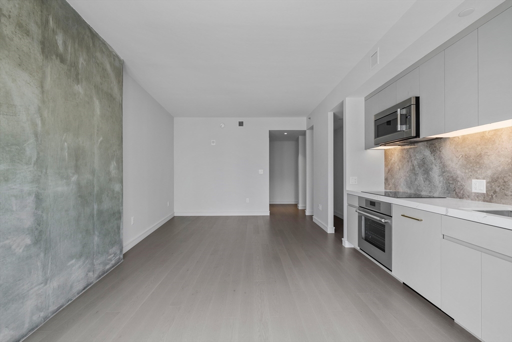 Studio bed, 1 bath apartment for rent at 55 Lagrange St Unit 1010, Midtown — photo 5 of 12