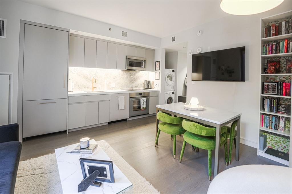 1 bed, 1 bath apartment for rent at 55 Lagrange St Unit 707, Midtown — photo 2 of 13