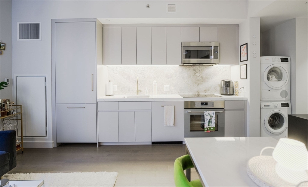 1 bed, 1 bath apartment for rent at 55 Lagrange St Unit 707, Midtown — photo 3 of 13
