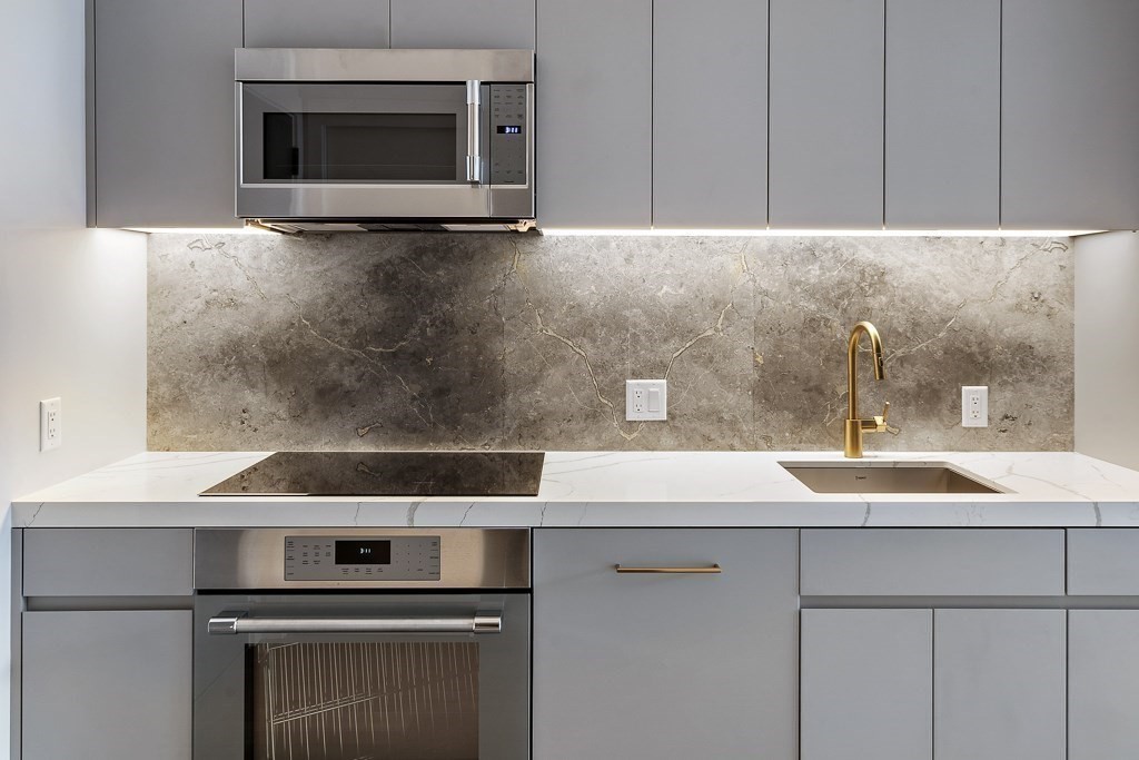 1 bed, 1 bath apartment for rent at 55 Lagrange St Unit 909, Theatre District — photo 4 of 14