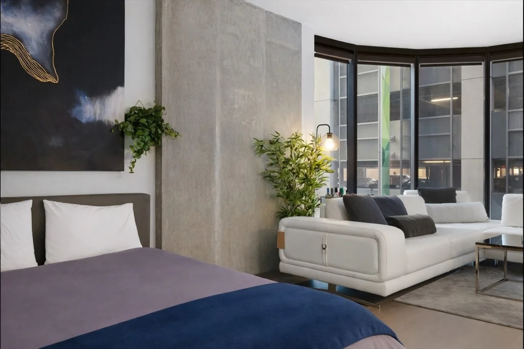 Studio bed, 1 bath apartment for rent at 55 Lagrange Unit 301, Theatre District — photo 6 of 21